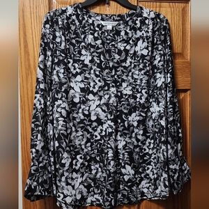 Counterparts popover V-neck long sleeve blouse, black/grey floral easycare, sz L